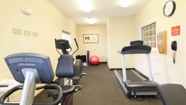 Candlewood Suites Bowling Green image 16