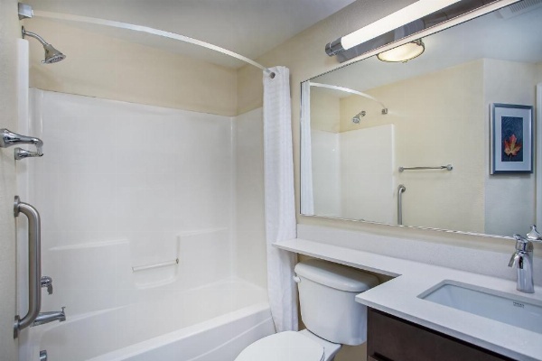 Candlewood Suites Bowling Green image 18