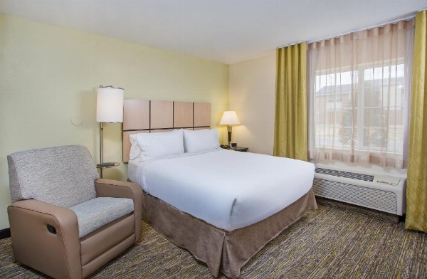 Candlewood Suites Bowling Green image 22