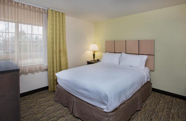 Candlewood Suites Bowling Green image 23