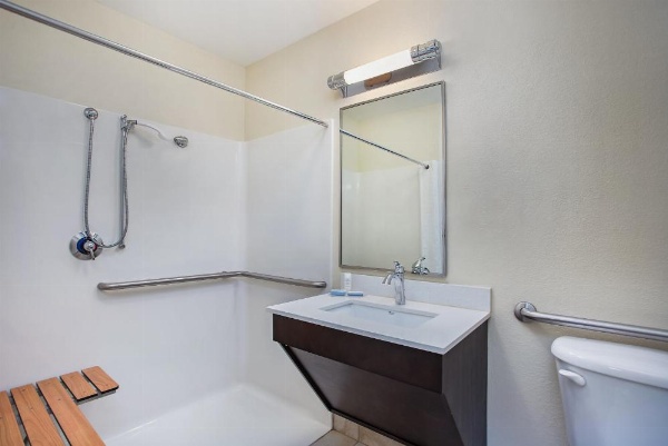 Candlewood Suites Bowling Green image 26