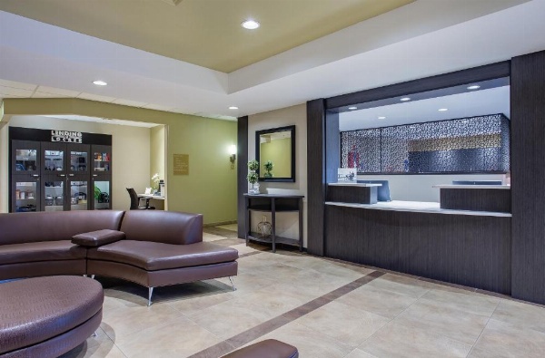 Candlewood Suites Bowling Green image 29