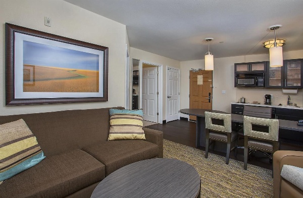 Candlewood Suites Bowling Green image 3