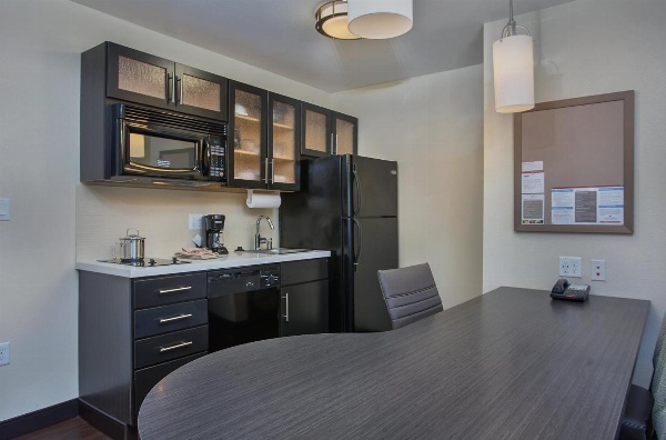 Candlewood Suites Bowling Green image 4