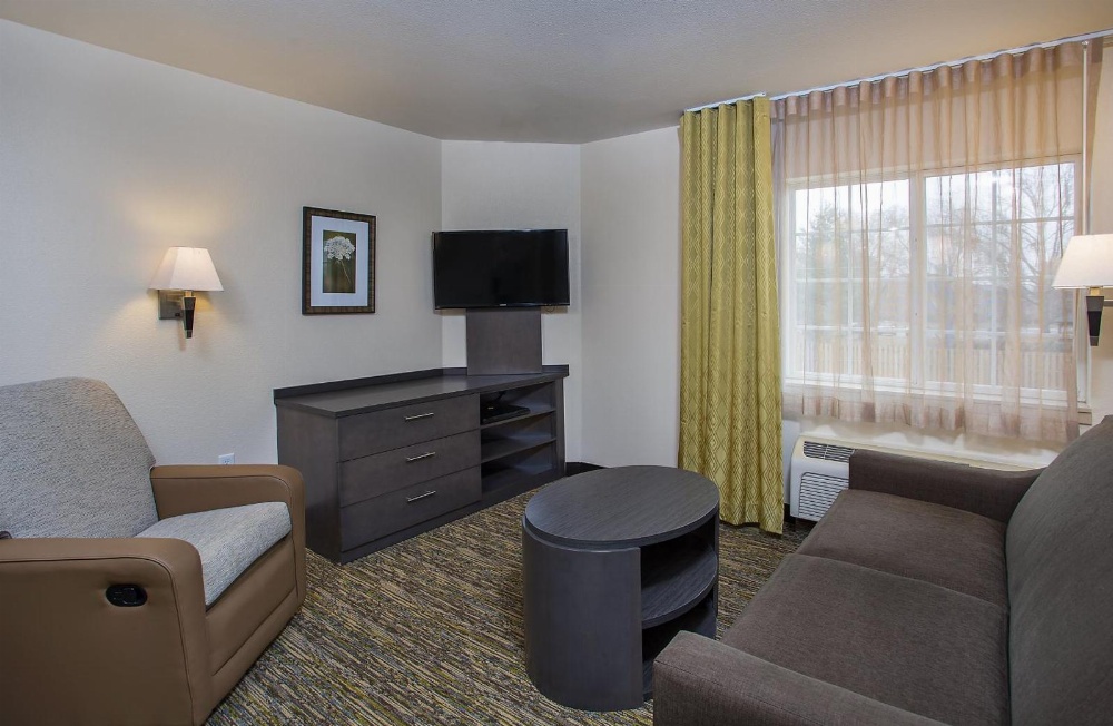 Candlewood Suites Bowling Green Main image